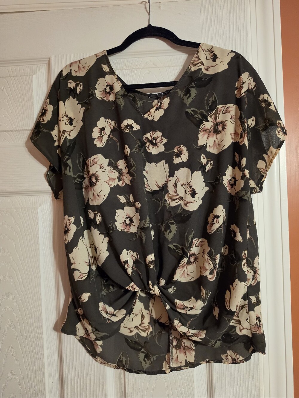 West Kei Olive Green Floral Knot-Front Blouse L